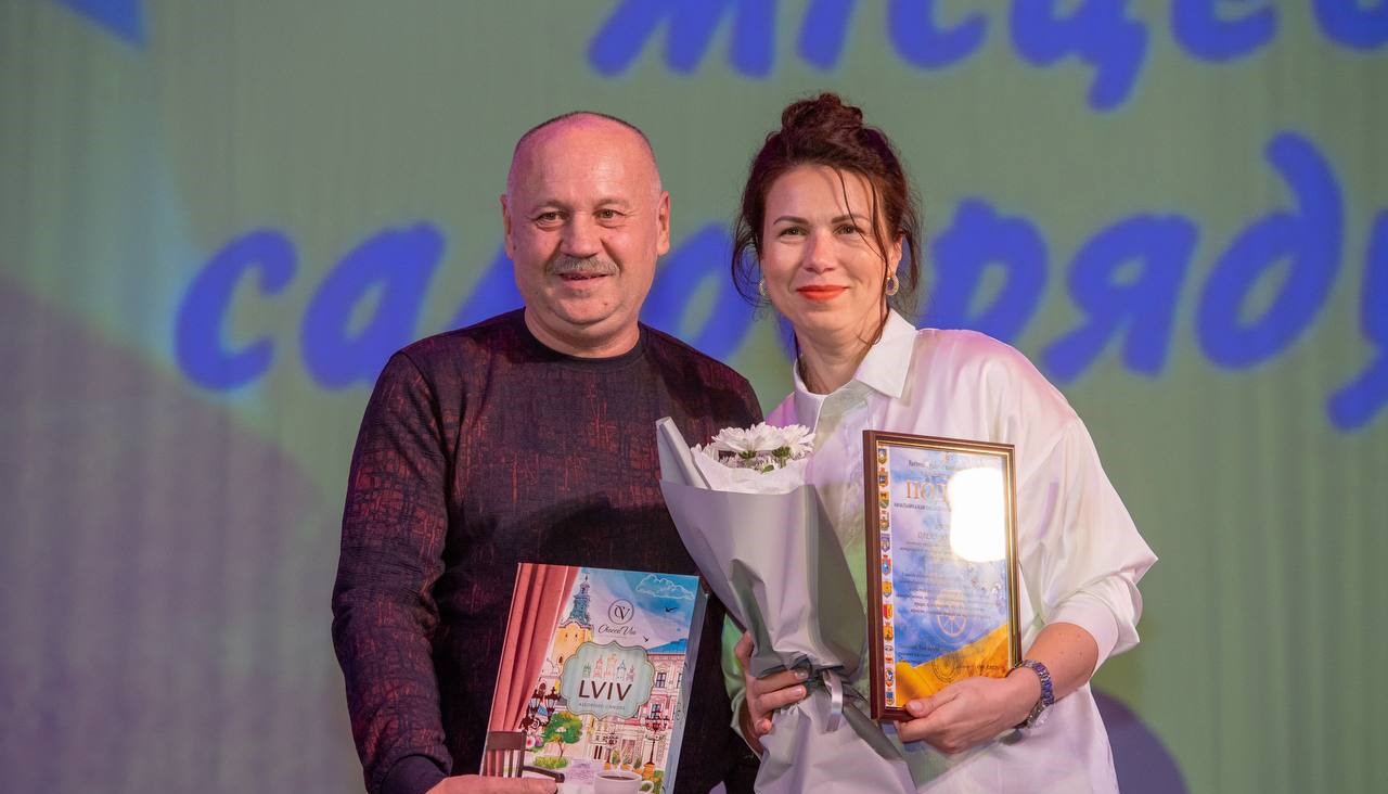Сьогодні в Кам'янському з професійним святом вітали працівників місцевого самоврядування - ФОТО