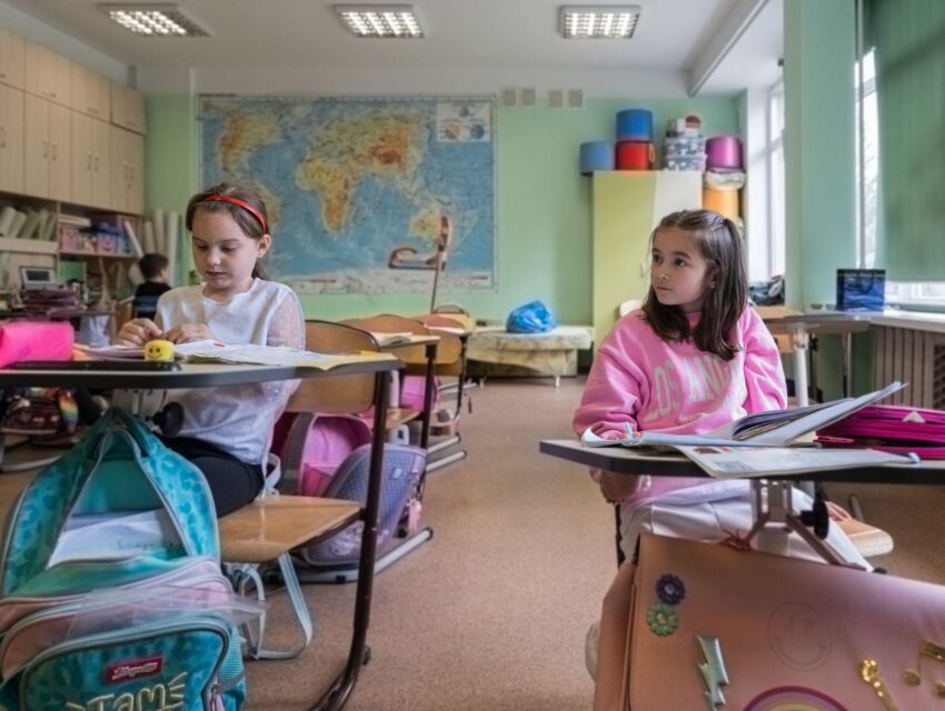 Демографічна криза та виїзд молоді за кордон: держава не може утримувати таку кількість закладів освіти