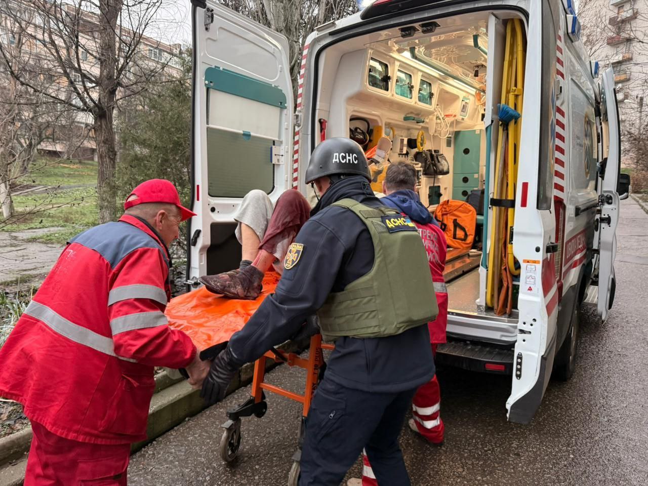 Через нічну атаку БпЛА на Дніпропетровщині загинули дві людини, в Кам'янському ніч минула спокійно - ФОТО