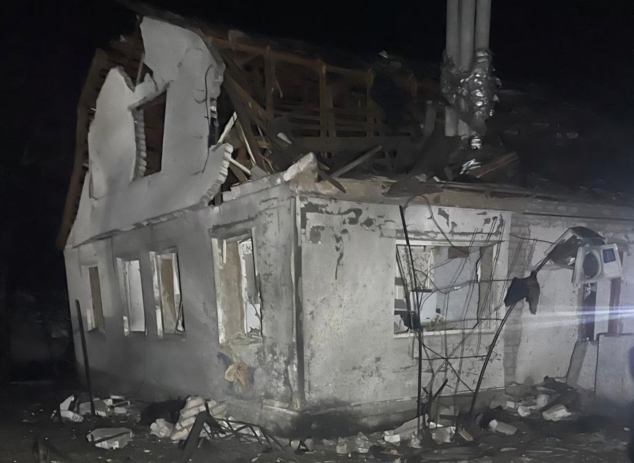 Через нічну атаку БпЛА на Дніпропетровщині загинули дві людини, в Кам'янському ніч минула спокійно - ФОТО