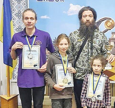 Дмитро Савінський: «Тренер, на мій погляд, в першу чергу - коваль, що з пухкої збіднілої руди - створює якісні клинки» - ФОТО