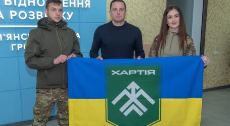 Кам’янське передало військовим обладнання для автомайстерні
