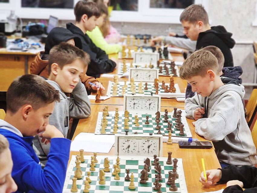 Відкритий шаховий турнір відбувся в Кам`янській ДЮСШ №3