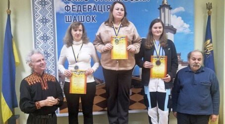 Кам`янчанка Олена Коротка на чемпіонаті України з міжнародних шашок здобула ще дві медалі