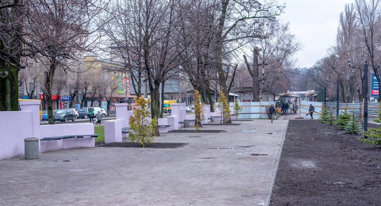 Частину скверу на Свободи в Кам'янському, де планують відкрити «МакДональдз», відкриють для пішоходів - ФОТО
