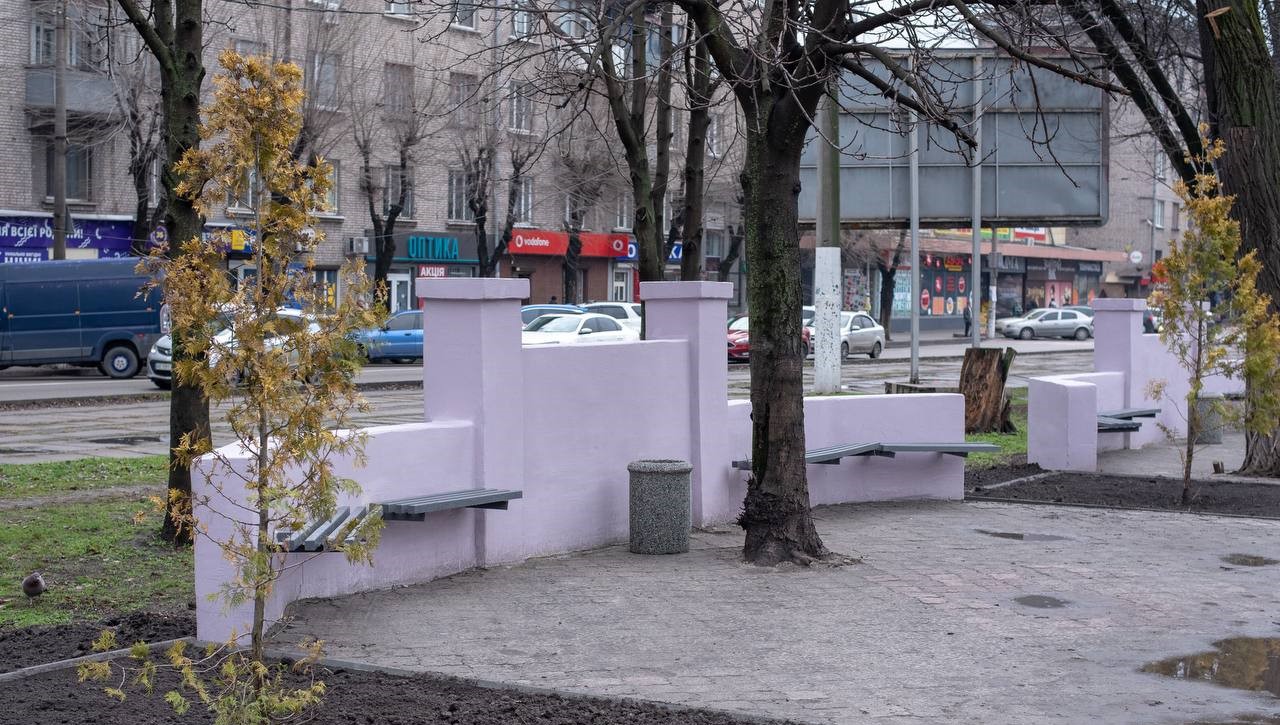 Частину скверу на Свободи в Кам'янському, де планують відкрити «МакДональдз», відкриють для пішоходів - ФОТО