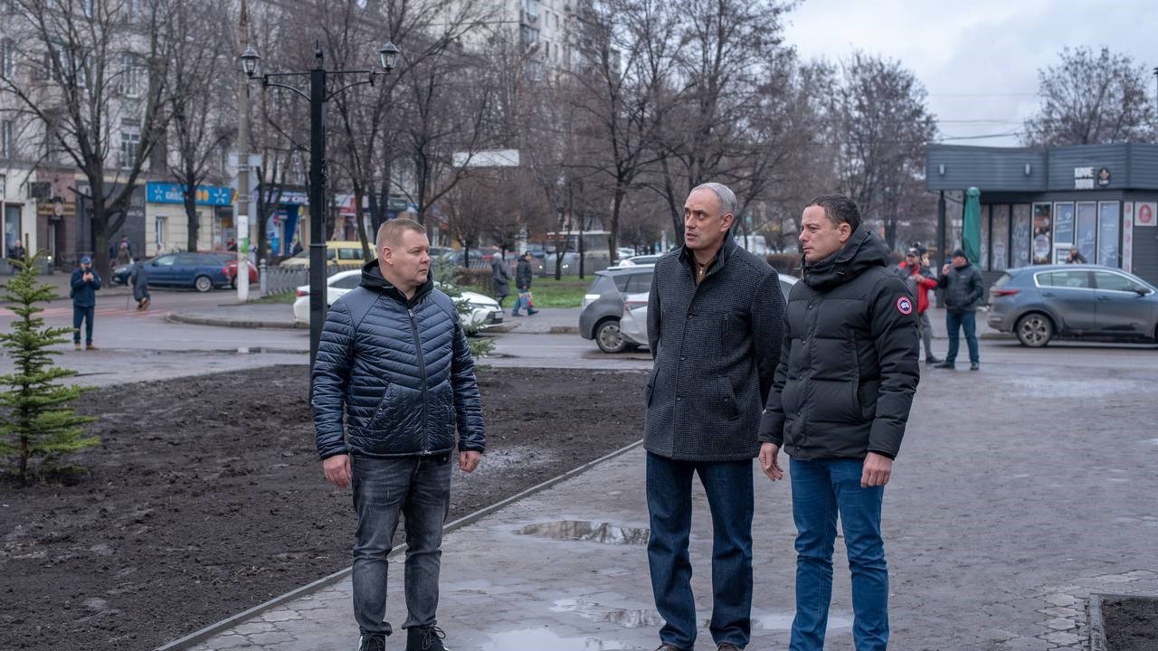 Частину скверу на Свободи в Кам'янському, де планують відкрити «МакДональдз», відкриють для пішоходів - ФОТО