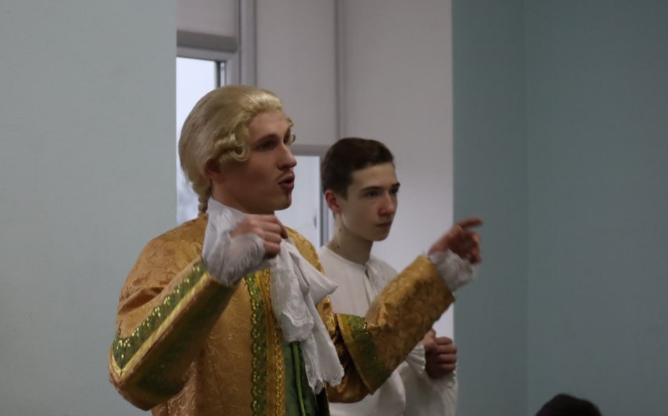 Піратський драйв та різдвяна магія: театр Кам’янського готує до Нового року захопливі історії для своїх маленьких глядачів - ФОТО