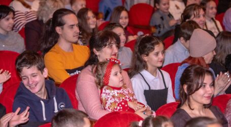 В Кам’янському маленьких мешканців привітали з прийдешніми святами