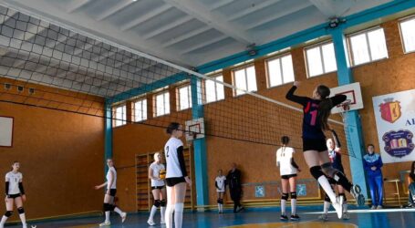 В Кам’янському нагородили фіналістів міського турніру з волейболу