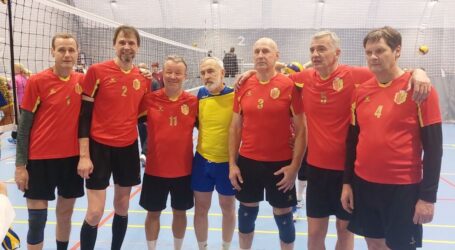 Волейбольна команда з Камʼянського стала призеркою чемпіонату України