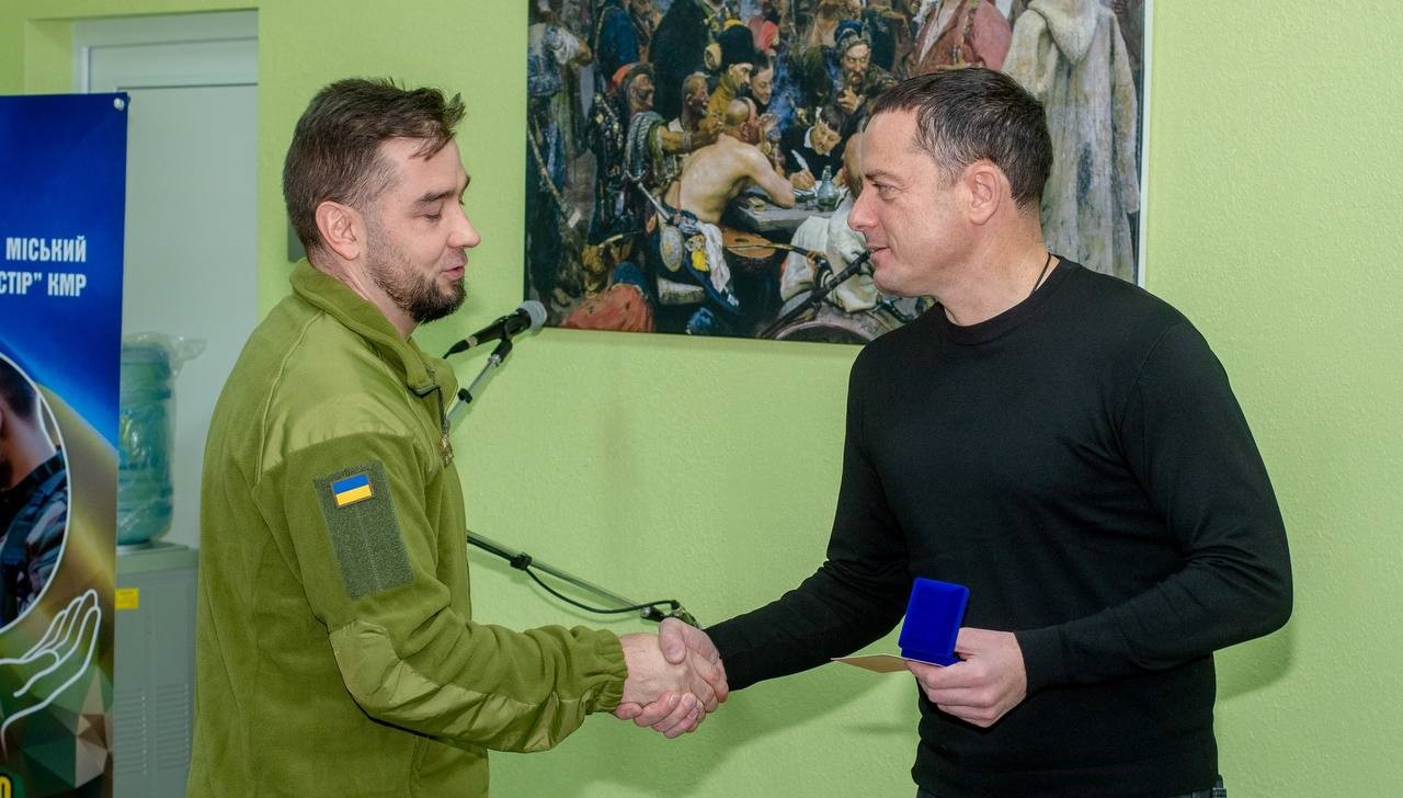 В Кам'янському захисників та захисниць України привітали з Днем ЗСУ - ФОТО
