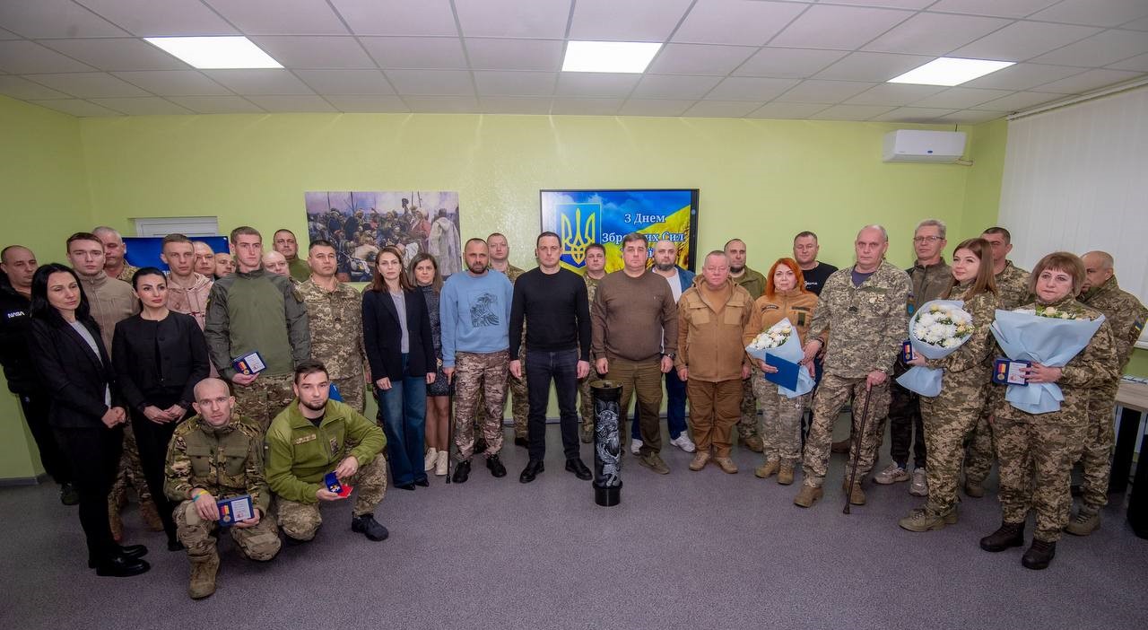 В Кам'янському захисників та захисниць України привітали з Днем ЗСУ - ФОТО