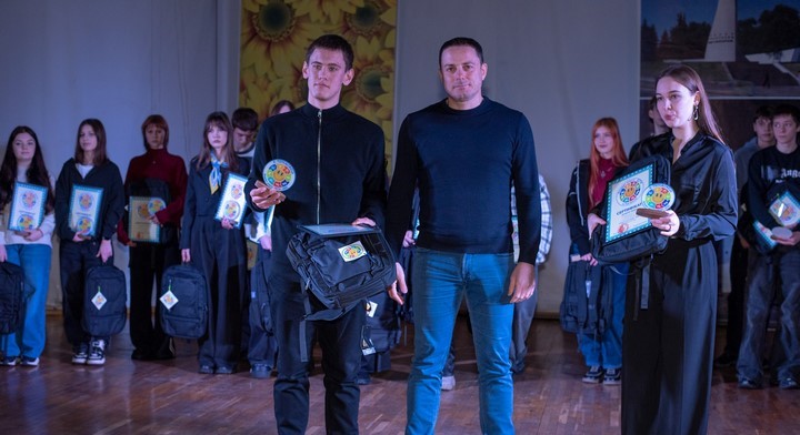 В Кам'янському відбулось нагородження переможців Конкурсу «Бюджет участі. ДІТИ – 2025» - ФОТО