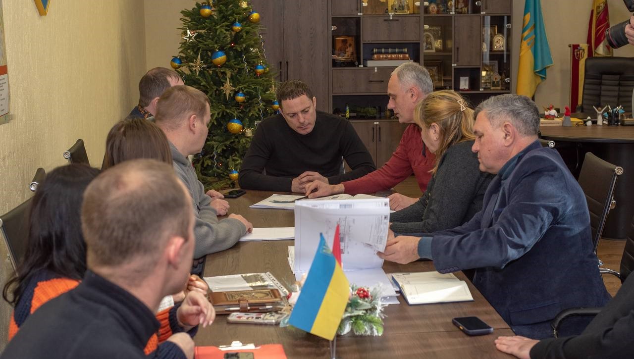 В Кам'янському навесні планують розпочати реконструкцію та будівництво зупинкових комплексів на площі ДМК - ФОТО
