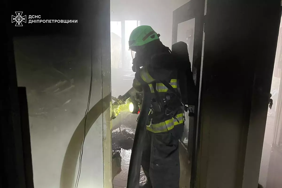 В Кам'янському напередодні нового року вирували пожежі в багатоповерхівках, одна людина загинула - ФОТО