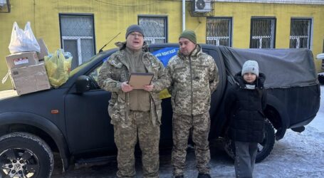 Освітяни, учні та батьки з Кам’янського зібрали гроші вже на 52 авто для військових