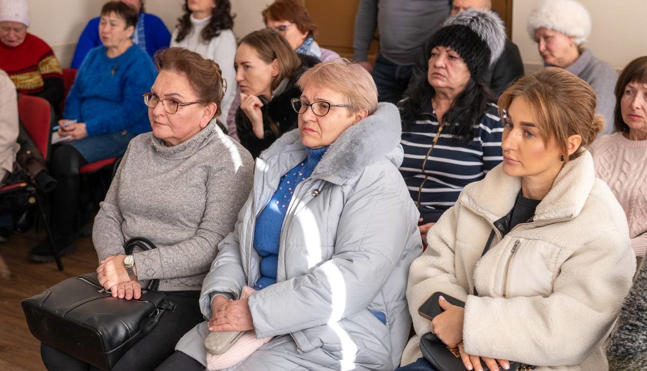 Опалення, відключення електрики, графіки тощо: головний енергетик Дніпропетровщині відповідав на питання мешканців Кам'янського - ФОТО