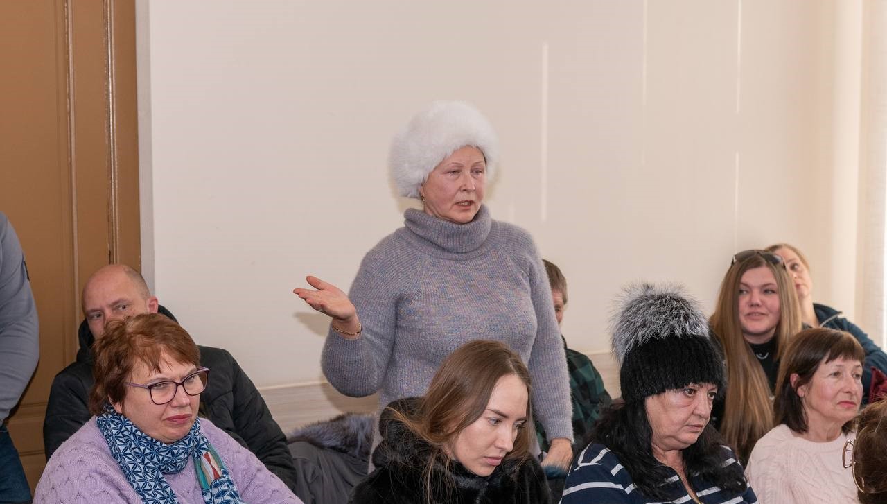 Опалення, відключення електрики, графіки тощо: головний енергетик Дніпропетровщині відповідав на питання мешканців Кам'янського - ФОТО