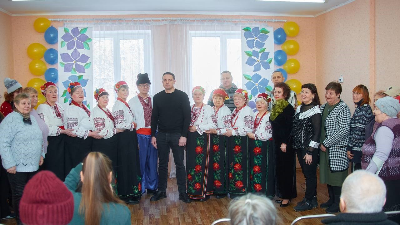 Урочистий захід до Дня Соборності України відбувся в центрі надання соцпослуг у Кам'янському - ФОТО