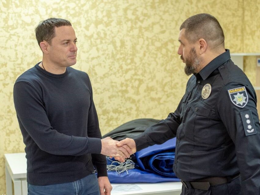 В Кам’янському поліційним передали намет для роботи під час надзвичайних ситуацій