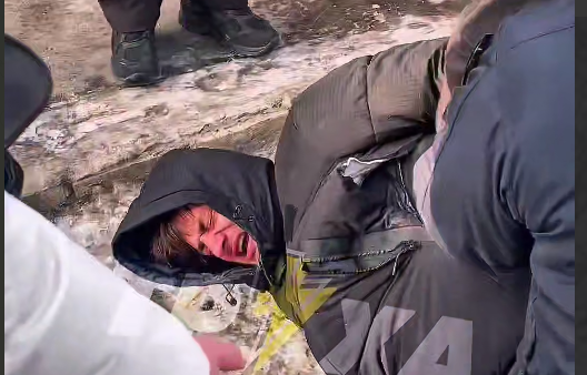 За злісну непокору законним вимогам поліційних: в Кам`янському 38-річного чоловіка затримали на вулиці