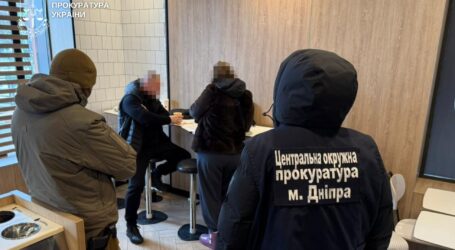 За 18 тис. доларів США обіцяв оформити непридатність до військової служби: мешканцю Кам’янського повідомлено про підозру