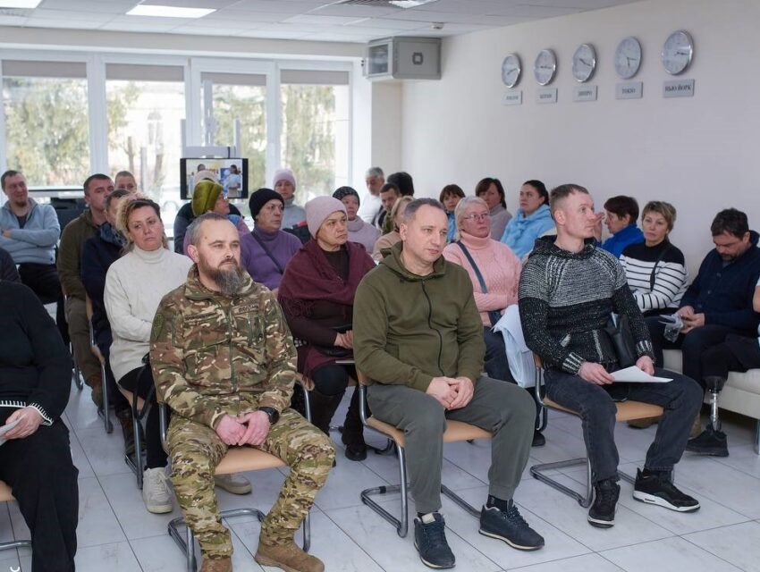 Родини загиблих захисників з Кам’янського ознайомились з програмою «Сім’я героя», яка діє в обласній лікарні ім. Мечникова