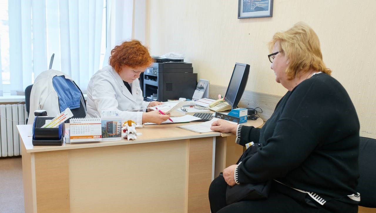 Родини загиблих захисників з Кам'янського ознайомились з програмою «Сім'я героя», яка діє в обласній лікарні ім. Мечникова - ФОТО