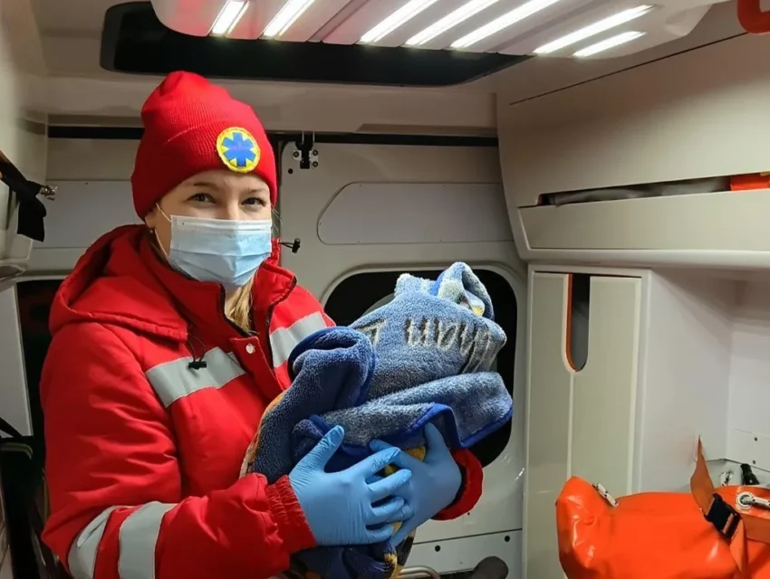 Пологи онлайн: в Кам’янському районі через ожеледицю швидка не змогла дістатись вчасно за викликом