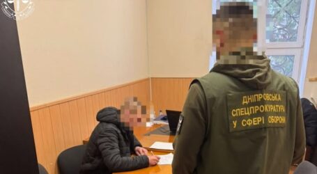 Попався на хабарі: посадовець Кам’янського районного ТЦК отримав 500 доларів США від голови військово-лікарської комісії