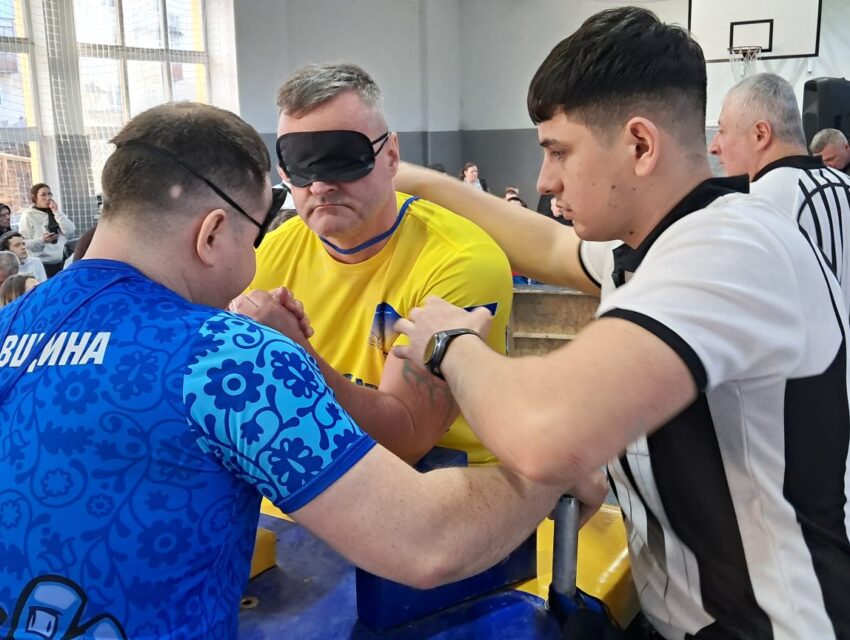 Сталевий характер та європейські перспективи кам’янських пара-армрестлерів на чемпіонаті України