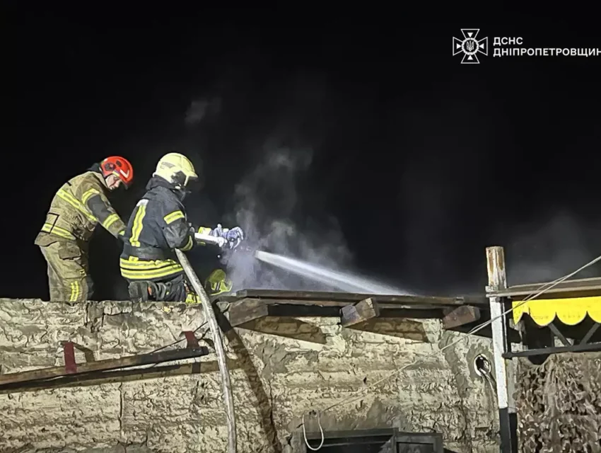 В Кам’янському вчора ввечері горів гараж на вул. Спортивній