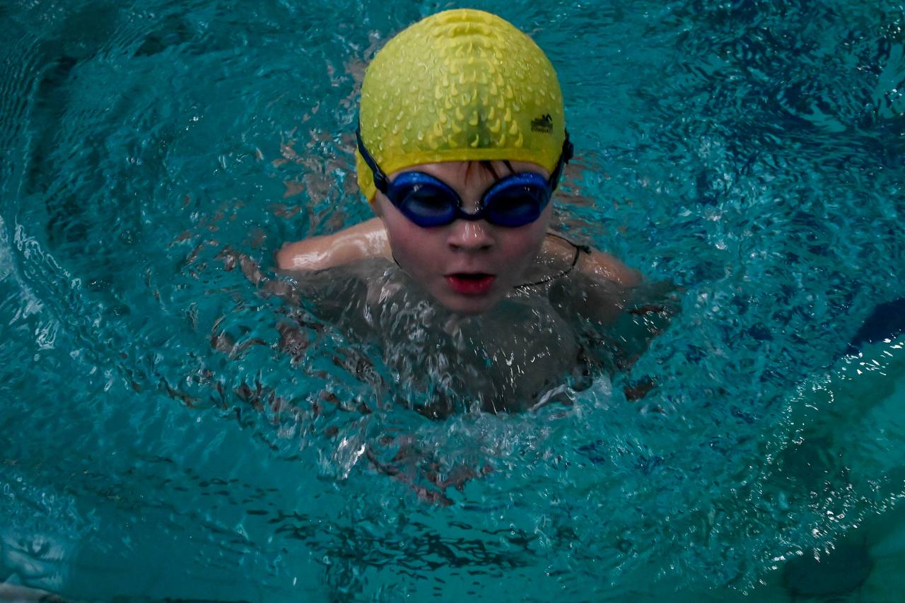 Близько півтори сотні спортсменів взяли участь у Відкритому чемпіонаті ДЮСШ №5 з плавання в Кам'янському - ФОТО