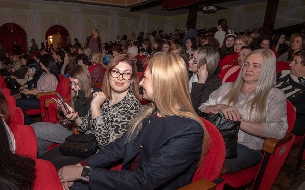 В Кам’янському з прийдешнім святом вітали військовослужбовиць, волонтерок та представниць місцевого самоврядування й правоохоронних органів