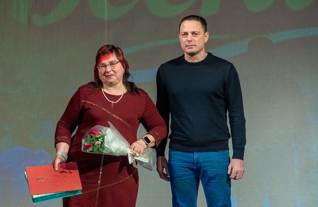 В Кам'янському з прийдешнім святом вітали військовослужбовиць, волонтерок та представниць місцевого самоврядування й правоохоронних органів - ФОТО