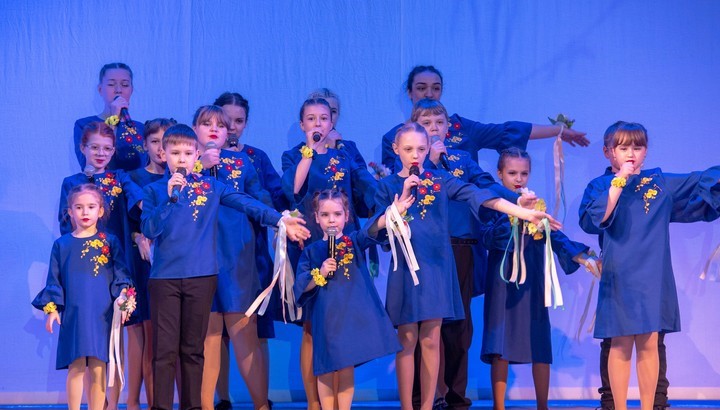В Кам'янському з прийдешнім святом вітали військовослужбовиць, волонтерок та представниць місцевого самоврядування й правоохоронних органів - ФОТО