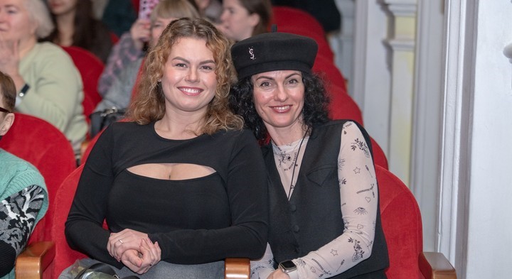 В Кам'янському з прийдешнім святом вітали військовослужбовиць, волонтерок та представниць місцевого самоврядування й правоохоронних органів - ФОТО