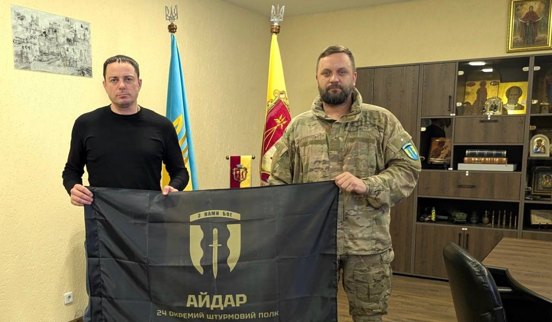 Підсилення боєздатності воїнів: мер Кам'янського зустрівся з бійцями «Айдару» - ФОТО