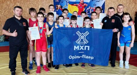 Борці з Кам`янського здобули понад десяток нагород на турнірі пам’яті Героїв Небесної Сотні