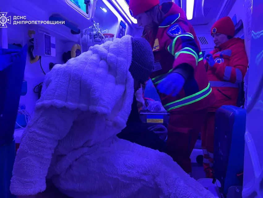 В Кам’янському районі надзвичайники врятували двох підлітків на кризі