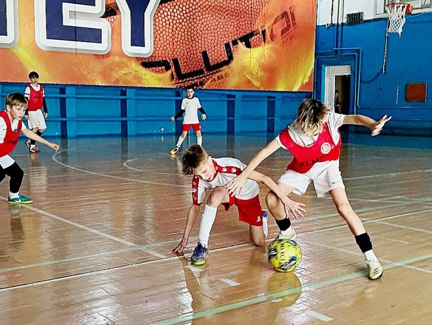 “Надія” впевнено крокує до півфіналу Кубка Кам’янського з футзалу