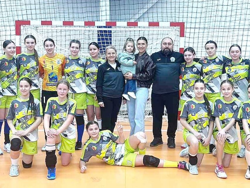Гандболістки з Кам`янського стали другими у Відкритому Кубку Ужгорода