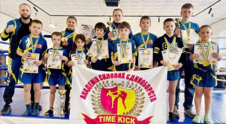 Кам’янські кікбоксери вибороли майже два десятки нагород на обласному чемпіонаті