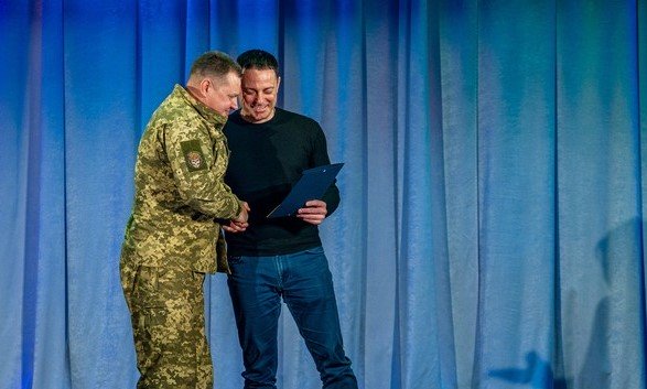 В Кам'янському з професійним святом привітали працівників житлово-комунального господарства та побутового обслуговування - ФОТО