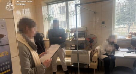 4,5 тис. доларів за інвалідність для військовозобов’язаного: на Дніпропетровщині повідомлено про підозру трьом працівникам лікарні