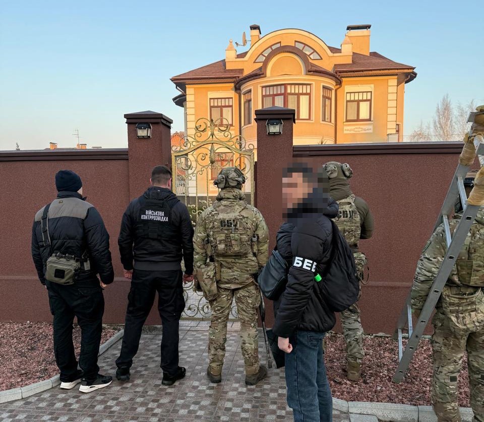 Мільйонні розкрадання на фортифікаціях на Дніпропетровщині: підозрюються посадовці військової частини - ФОТО