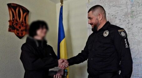 В Кам’янському поліційні відзначили підлітка, який відмовився від провокаційної пропозиції – підпалити авто за гроші
