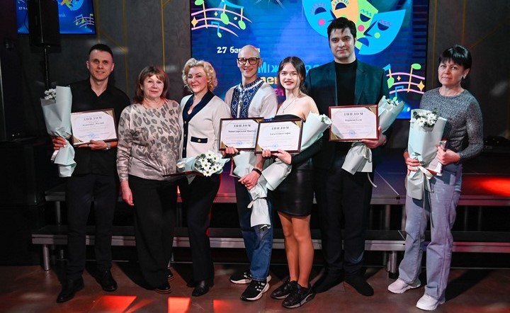 Колектив театру Кам’янського привітали з Міжнародним днем театру