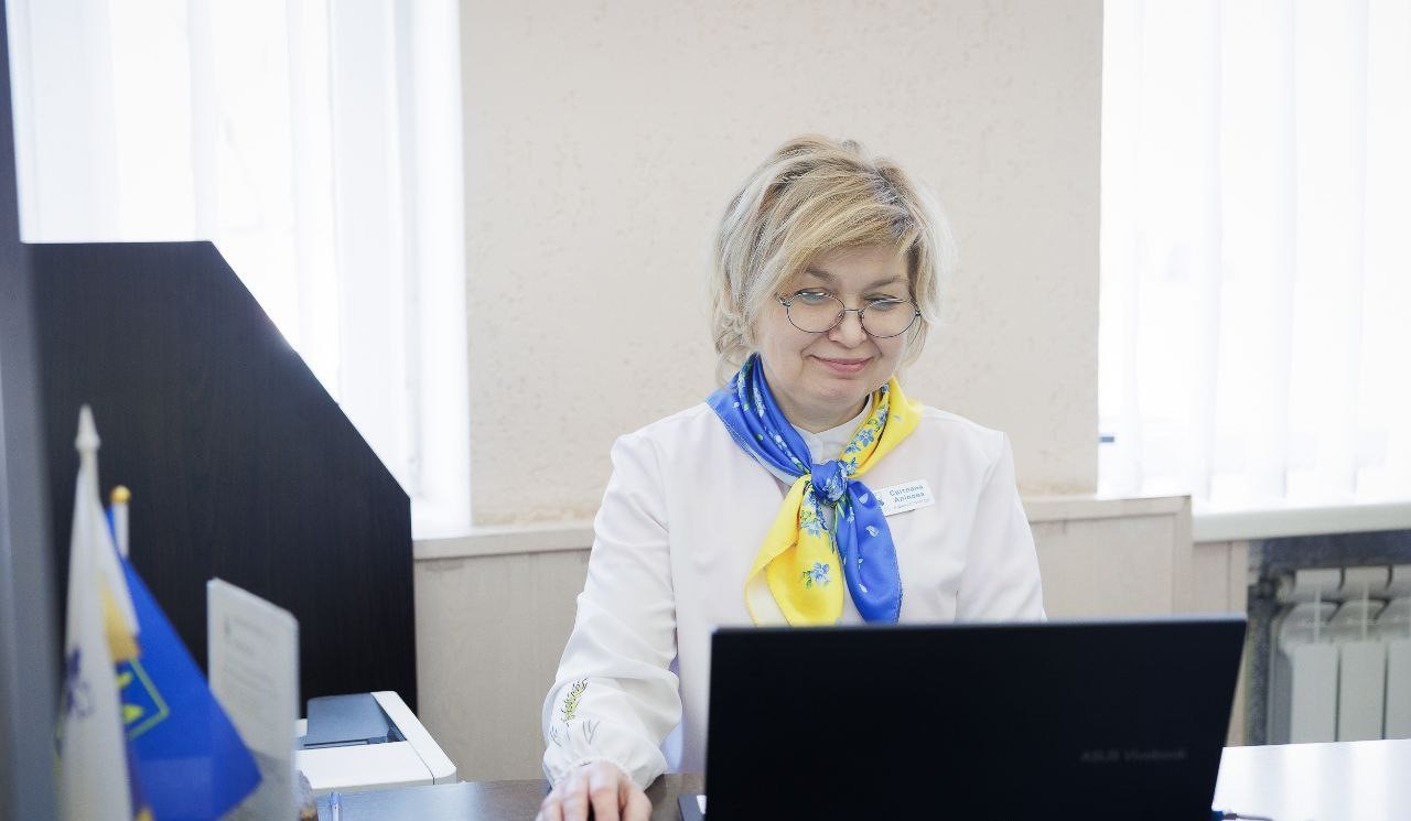 ЦНАП в Кам'янському відвідав голова Дніпропетровської ОВА Олександр Ганжа - ФОТО
